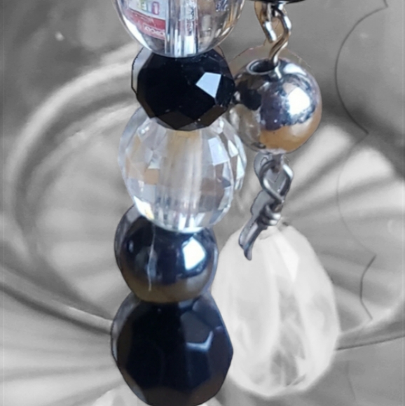 Black & White Crystal Beaded Handcrafted Keychain - Picture 3 of 8